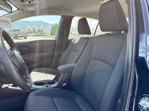 Used 2025 Toyota Corolla LE FWD image 9