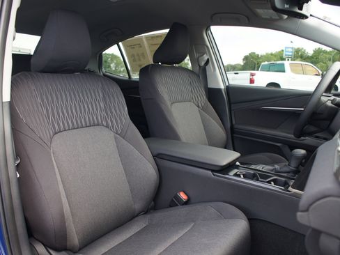 Used 2025 Toyota Camry LE w/ Convenience Package FWD image 23