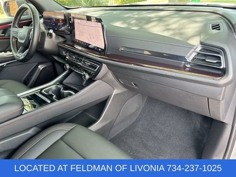 Certified 2025 Chevrolet Traverse Z71 w/ Driver Confidence Package AWD/4WD image 29