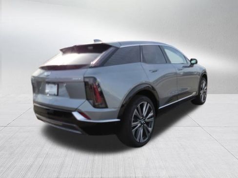 New 2026 Cadillac Optiq Luxury 2 image 8