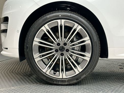 New 2026 Land Rover Range Rover Sport Dynamic SE image 13