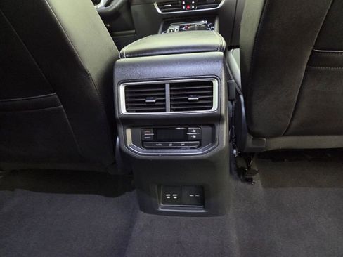 Used 2025 Volkswagen Atlas SE image 29