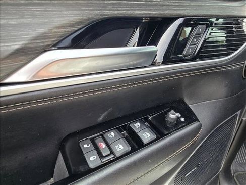 Used 2024 Jeep Wagoneer Series II w/ Flexible Seating Group RWD image 12