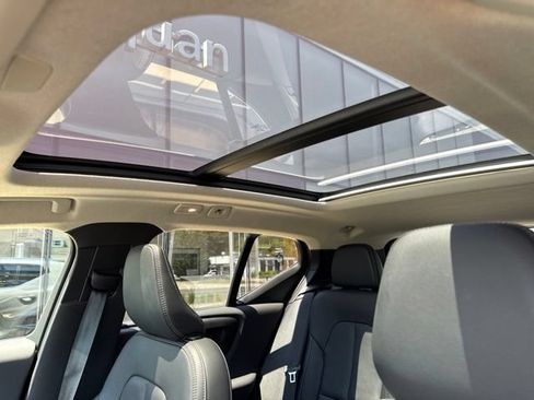 Certified 2025 Volvo XC40 B5 Plus AWD/4WD image 26