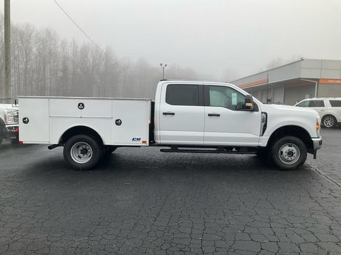 New 2026 Ford F350 XL w/ XL Chrome Package AWD/4WD image 4