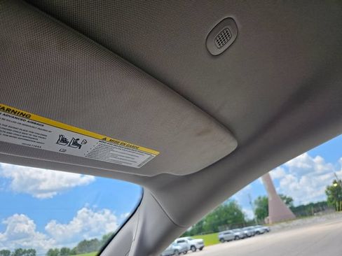 Used 2024 Chrysler Pacifica Touring-L FWD image 21