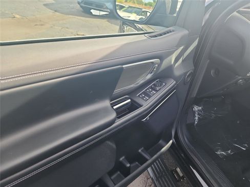 New 2025 Ford Expedition Max Platinum w/ Driver's Package image 12