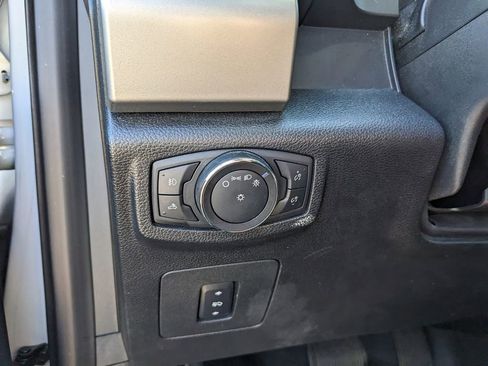 Used 2016 Ford F150 Lariat w/ Trailer Tow Package image 29