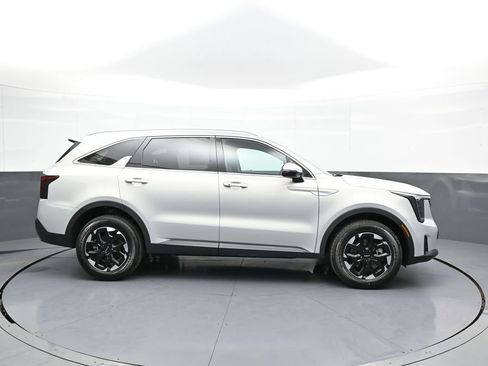 New 2026 Kia Sorento S FWD image 5