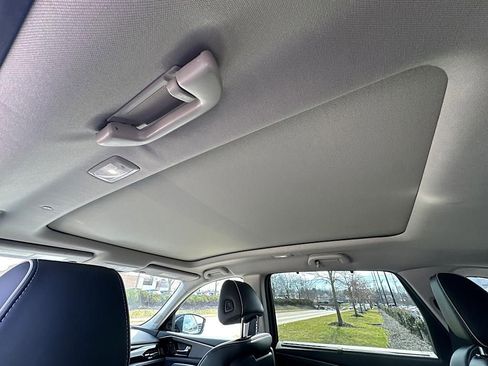 Used 2023 Acura MDX SH-AWD w/ Advance Package image 19