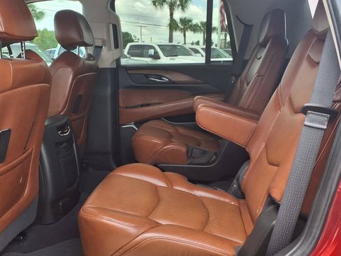 Used 2020 Cadillac Escalade Premium Luxury AWD/4WD image 24