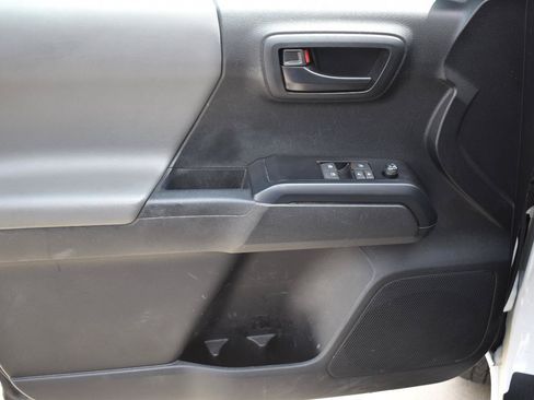 Used 2023 Toyota Tacoma SR w/ SR Convenience Package RWD image 18