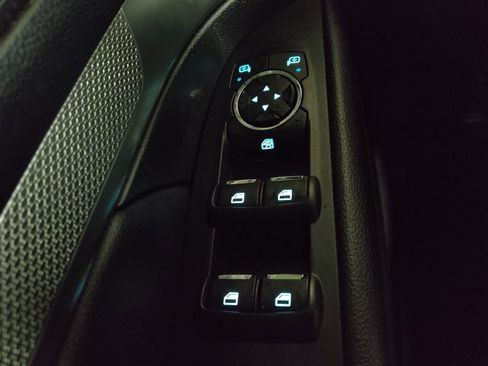 Used 2018 Ford Explorer XLT image 27