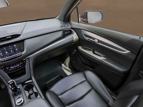 Used 2022 Cadillac XT6 Luxury FWD image 32