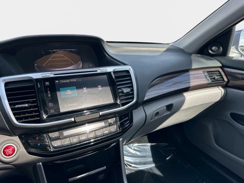 Used 2017 Honda Accord EX-L image 24