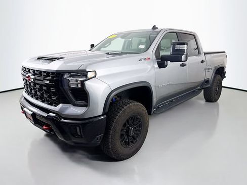Used 2024 Chevrolet Silverado 2500 ZR2 AWD/4WD image 3