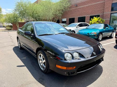 Used 1999 Acura Integra GS-R FWD image 3