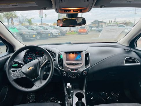 Used 2018 Chevrolet Cruze LT w/ LT Fleet Convenience Package image 12