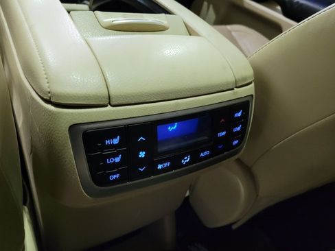 Used 2015 Toyota Highlander Limited image 56