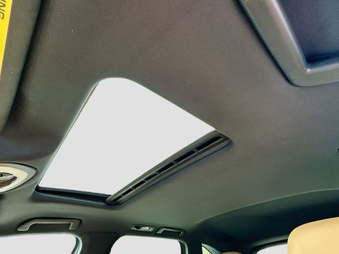 Used 2017 Porsche Cayenne Platinum Edition image 20