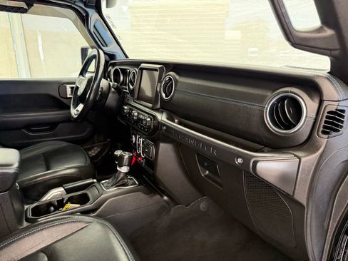 Used 2022 Jeep Wrangler Unlimited Rubicon 4xe w/ Cold Weather Group AWD/4WD image 13