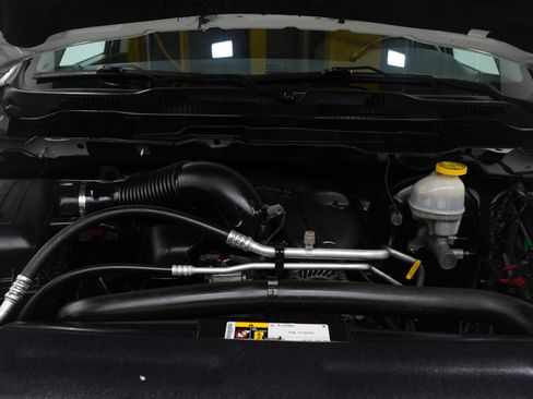 Used 2018 RAM 1500 SLT image 25