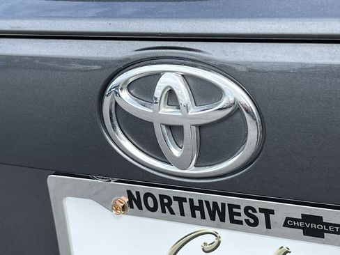 Used 2025 Toyota RAV4 XLE AWD/4WD image 8