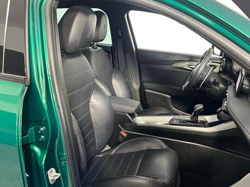 Used 2024 Alfa Romeo Tonale Veloce w/ Premium Interior Package image 35