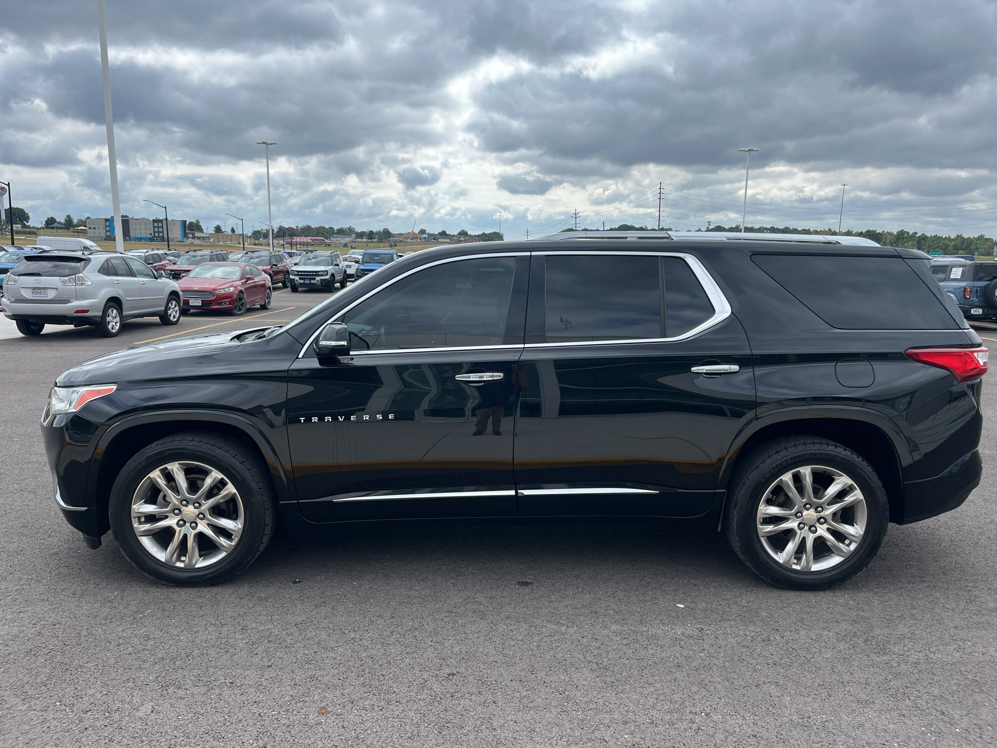 Used 2019 Chevrolet Traverse High Country w/ LPO, Floor Liner Package AWD/4WD image 8
