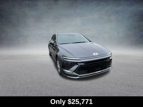 Used 2026 Hyundai Sonata SE FWD image 4