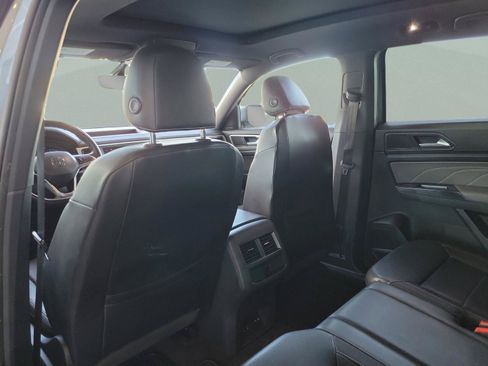 Used 2021 Volkswagen Atlas Cross Sport SE w/ Panoramic Sunroof Package FWD image 22
