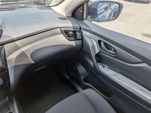 Used 2018 Nissan Rogue Sport S w/ S Appearance Package image 17