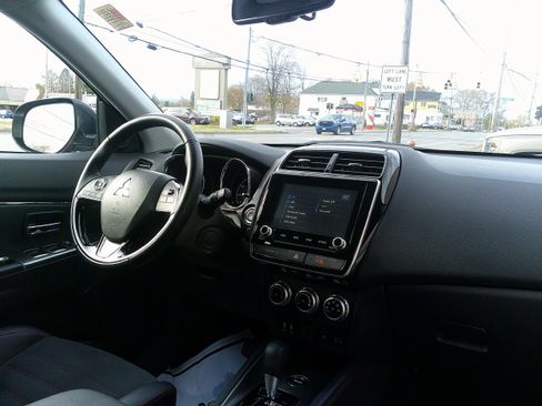 Used 2024 Mitsubishi Outlander Sport 2.0 image 24