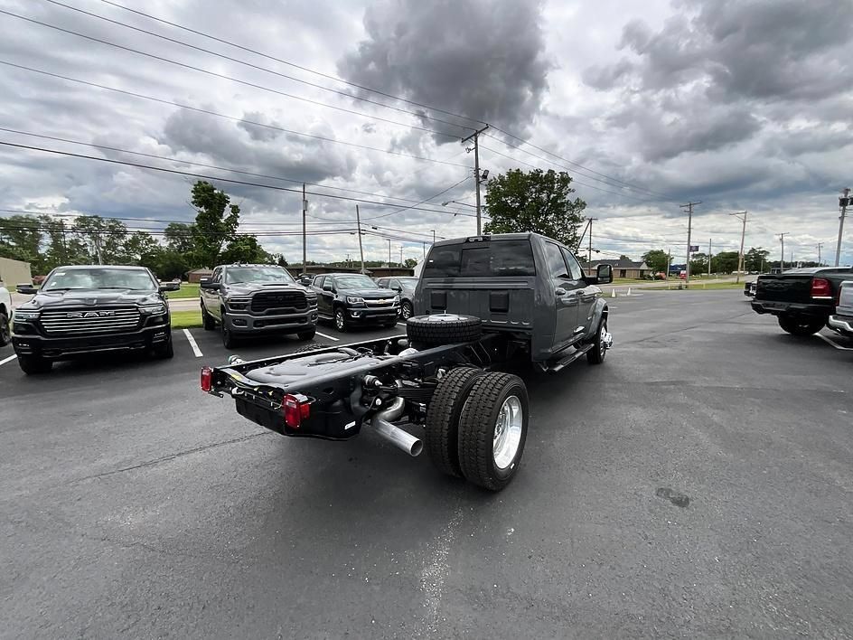 New 2026 RAM 5500 4x4 Crew Cab w/ Laramie Trim Package image 5