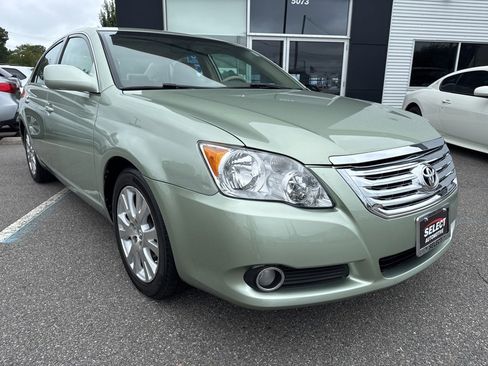 Used 2010 Toyota Avalon XLS image 5