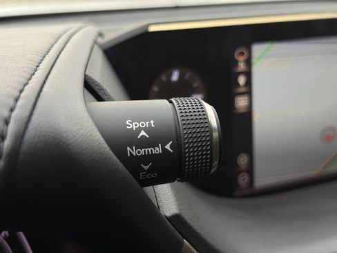 Used 2020 Lexus ES 300h w/ Premium Package image 24