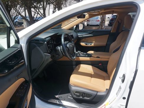Used 2024 Lexus NX 250 FWD image 2