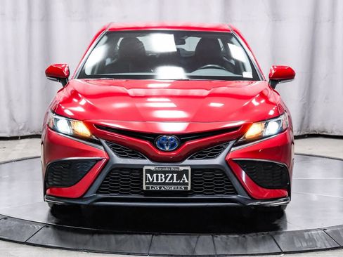 Used 2022 Toyota Camry SE image 6