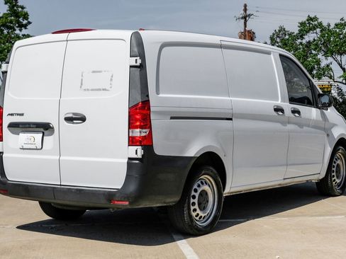 Used 2018 Mercedes-Benz Metris image 8