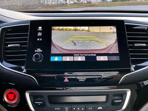 Used 2019 Honda Pilot Touring image 14