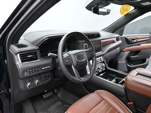 Used 2023 GMC Yukon XL Denali Ultimate w/ LPO, Floor Liner Package image 19