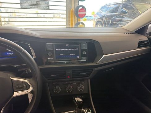 Certified 2024 Volkswagen Jetta S FWD image 9