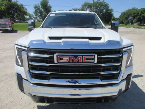 New 2026 GMC Sierra 2500 SLT w/ SLT Convenience Package AWD/4WD image 12