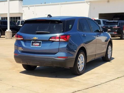 Used 2024 Chevrolet Equinox LS w/ LS Convenience Package FWD image 5