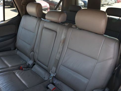 Used 2007 Toyota Sequoia SR5 image 8