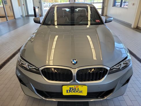 Used 2025 BMW 330i xDrive Sedan w/ Convenience Package AWD/4WD image 2