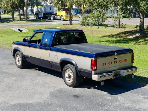 Used 1993 Dodge Dakota 2WD Club Cab image 14