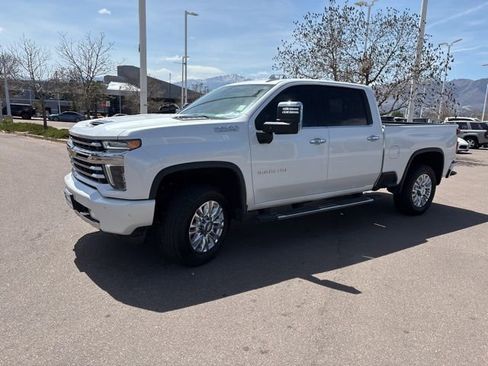 Used 2021 Chevrolet Silverado 2500 High Country w/ Z71 Off-Road Package AWD/4WD image 3