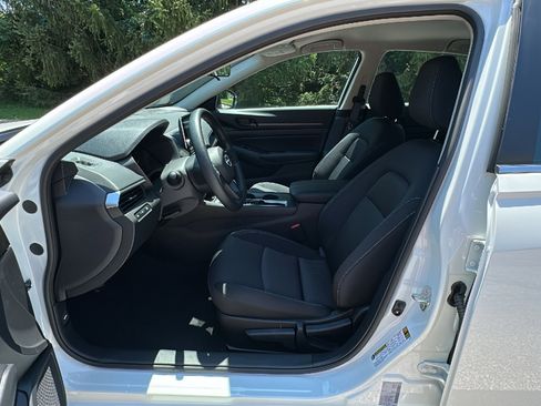 New 2025 Nissan Altima 2.5 S image 10