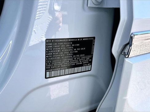 Certified 2022 Volkswagen Tiguan SEL R-Line image 30